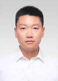 穿衬衫的小孩

描述已自动生成